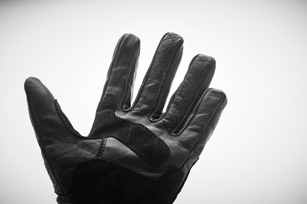 GLOVES-10.webp