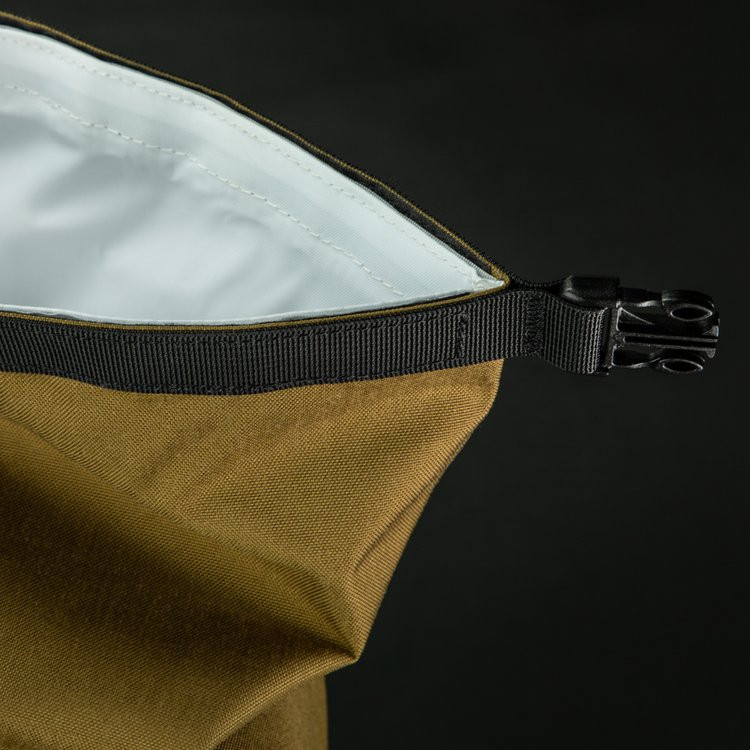 BOLSA DE EQUIPAJE KRIEGA ROLLPACK 20L CAQUI